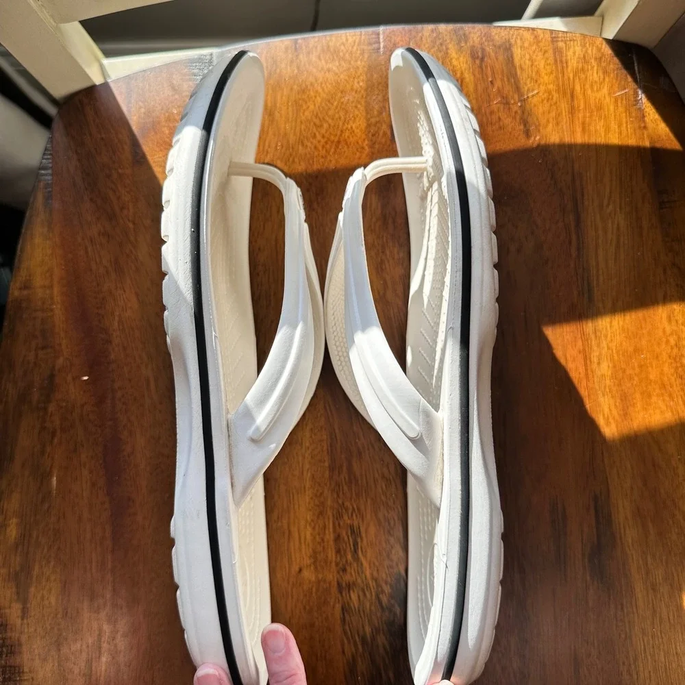 Crocs Crocband Flip Flops Unisex White Lightweight Comfort Sandals M10 W12